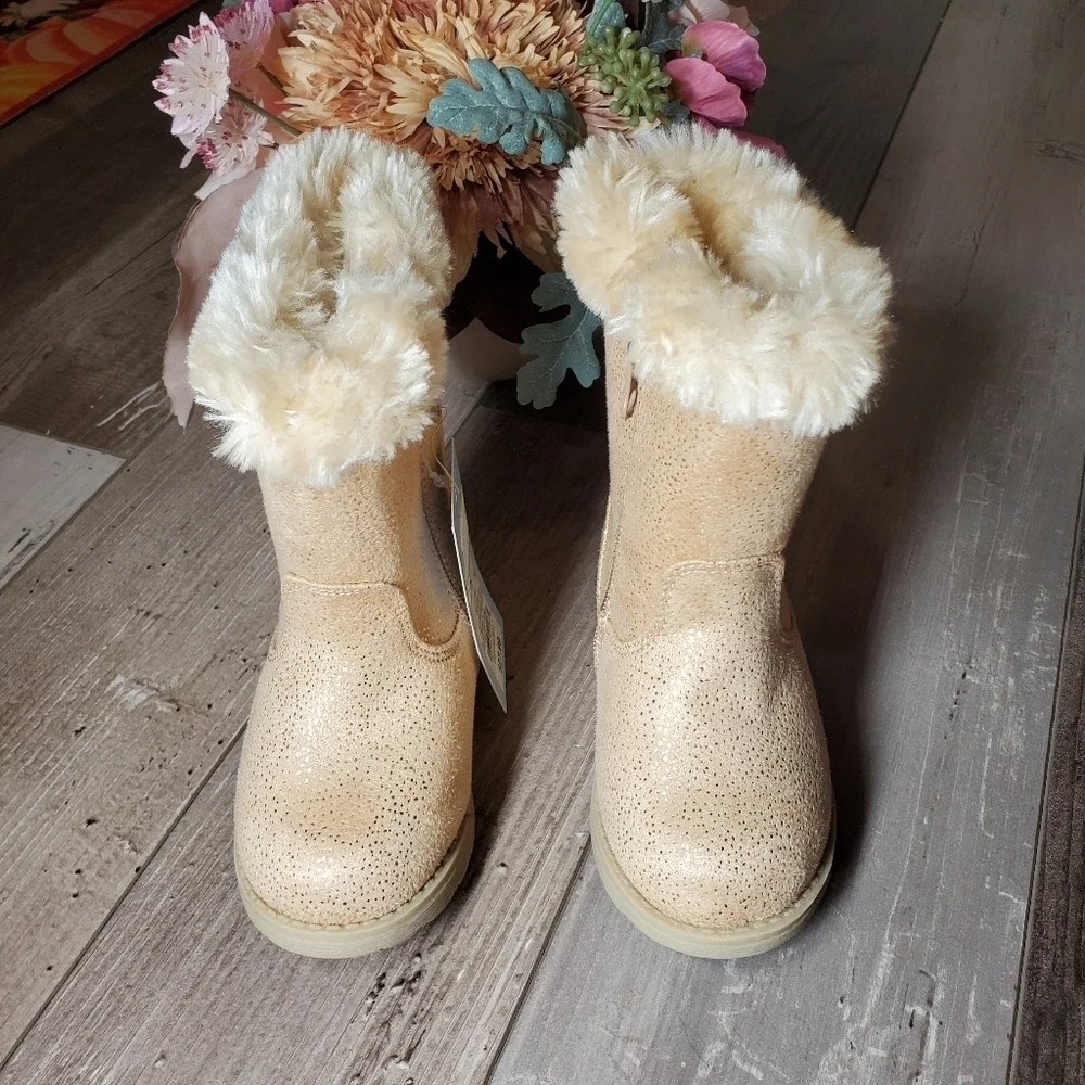 NWT Cat & Jack Girls Gold Tan Glitter Leah Faux Fur Boots Size 6